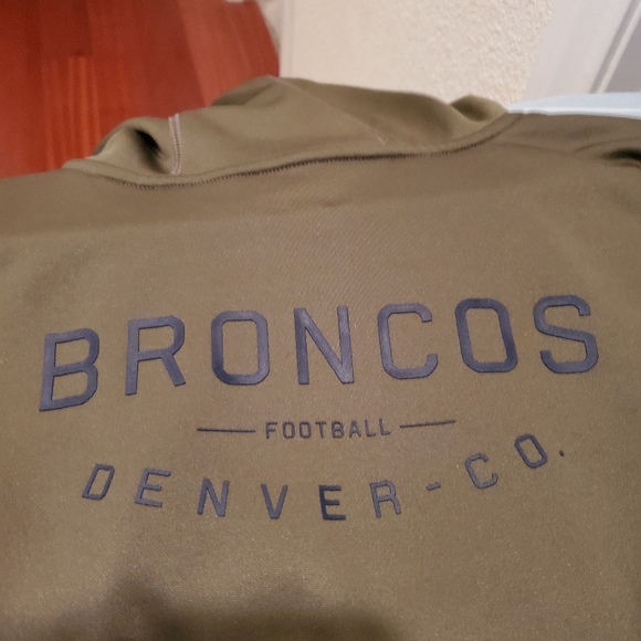 NFL Team Apparel/Broncos - Picture 5 of 8